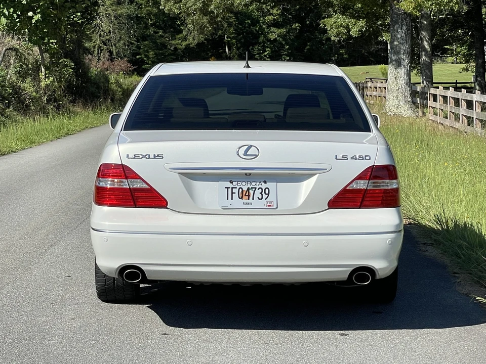 2004 Lexus LS 3rd Gen - Image 10 of 31