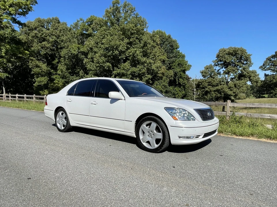 2004 Lexus LS 3rd Gen - Image 15 of 31