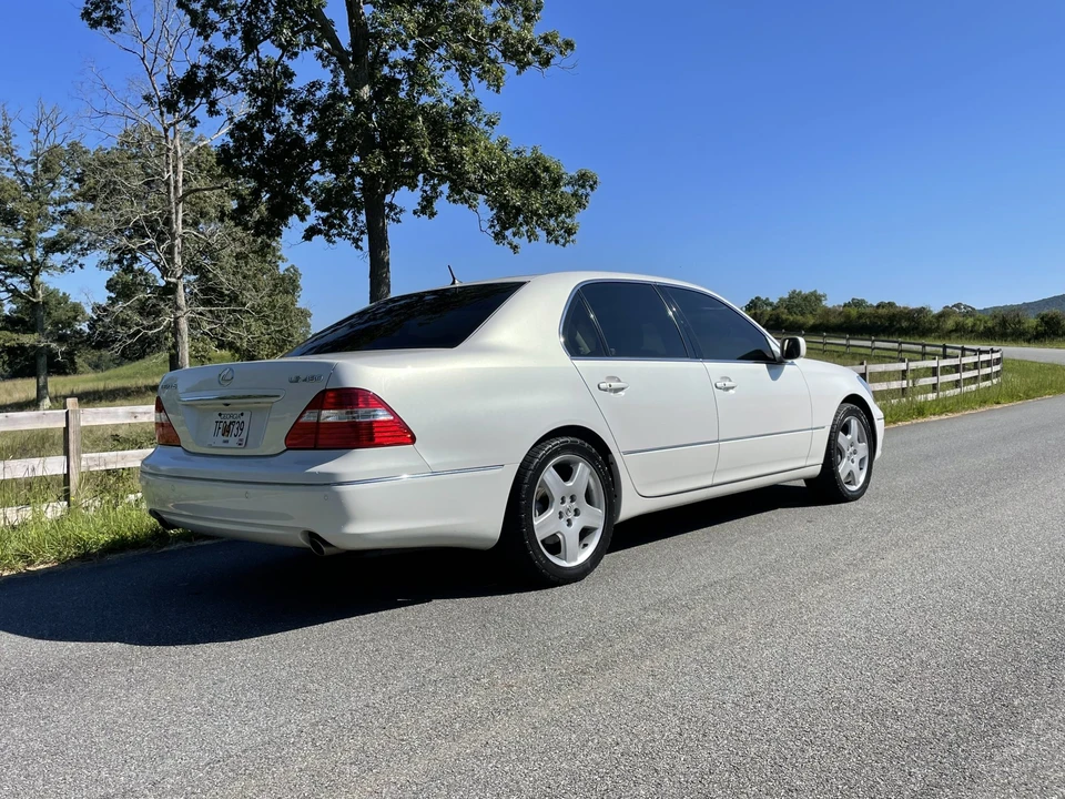 2004 Lexus LS 3rd Gen - Image 11 of 31