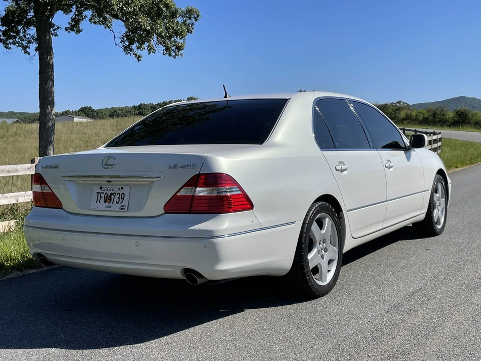 2004 Lexus LS 3rd Gen - Image 12 of 31