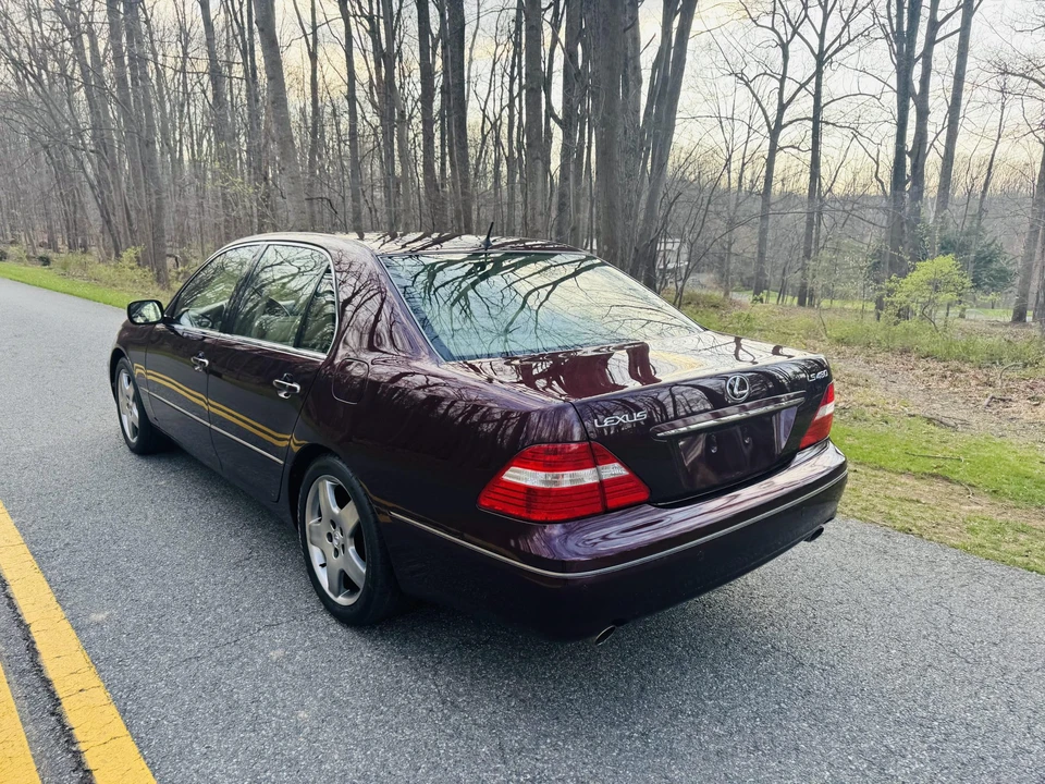2004 Lexus LS 3rd Gen - Image 25 of 31
