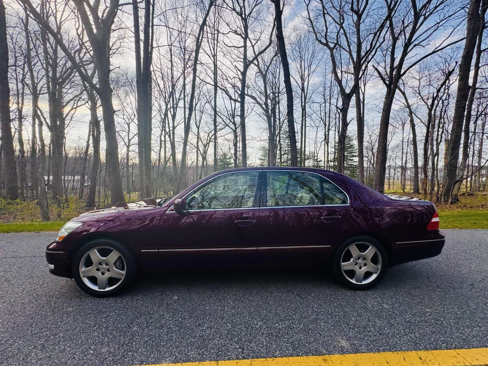 2004 Lexus LS 3rd Gen - Image 21 of 31
