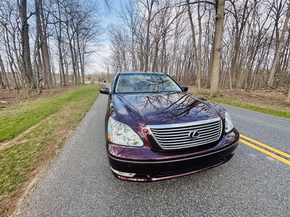 2004 Lexus LS 3rd Gen - Image 15 of 31