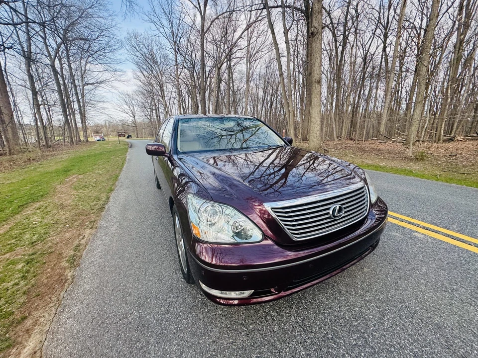 2004 Lexus LS 3rd Gen - Image 14 of 31