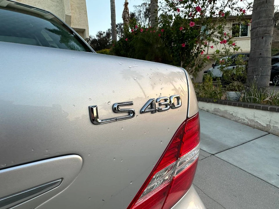 2004 Lexus LS 3rd Gen - Image 6 of 20