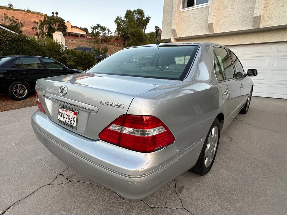 2004 Lexus LS 3rd Gen - Image 7 of 20