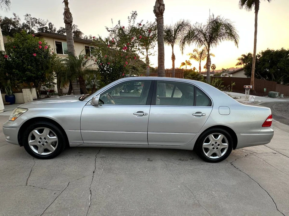 2004 Lexus LS 3rd Gen - Image 3 of 20