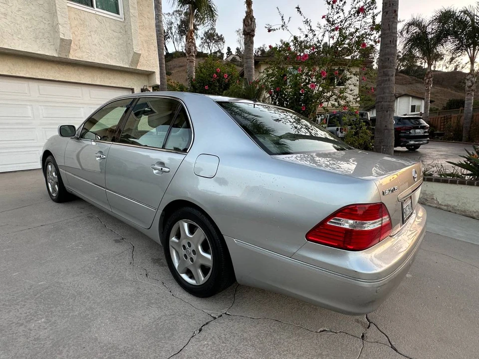 2004 Lexus LS 3rd Gen - Image 4 of 20