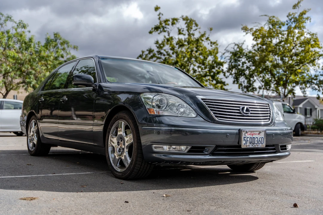 2004 Lexus LS 3rd Gen - Image 13 of 31