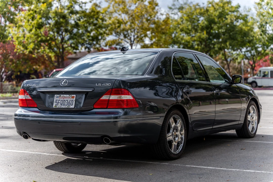 2004 Lexus LS 3rd Gen - Image 15 of 31