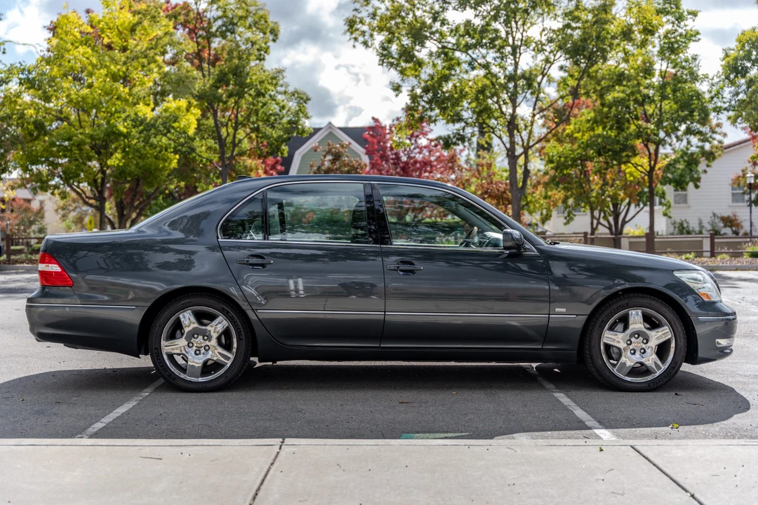 2004 Lexus LS 3rd Gen - Image 14 of 31