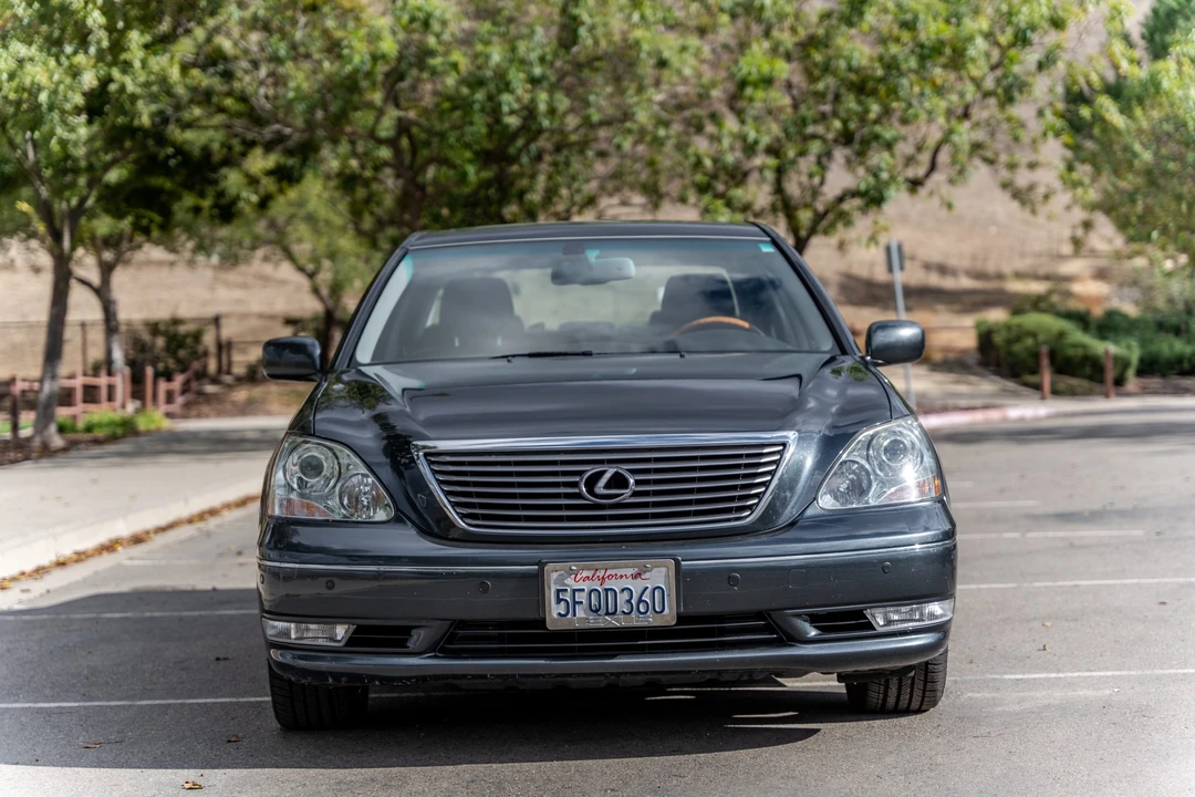 2004 Lexus LS 3rd Gen - Image 9 of 31