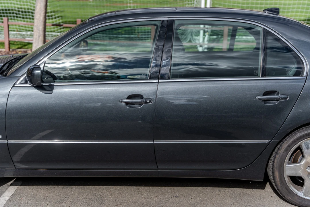 2004 Lexus LS 3rd Gen - Image 22 of 31