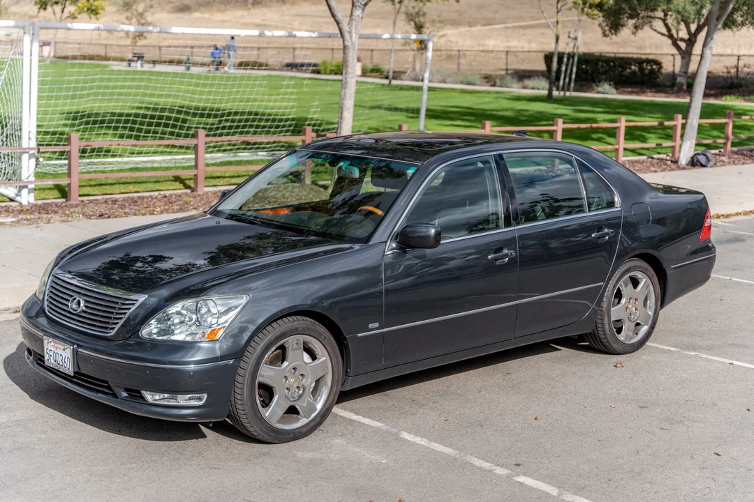 2004 Lexus LS 3rd Gen - Image 5 of 31