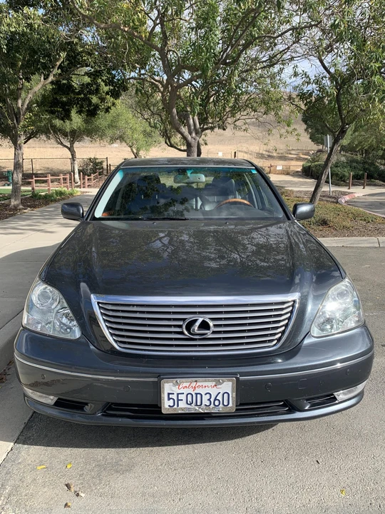 2004 Lexus LS 3rd Gen - Image 11 of 31