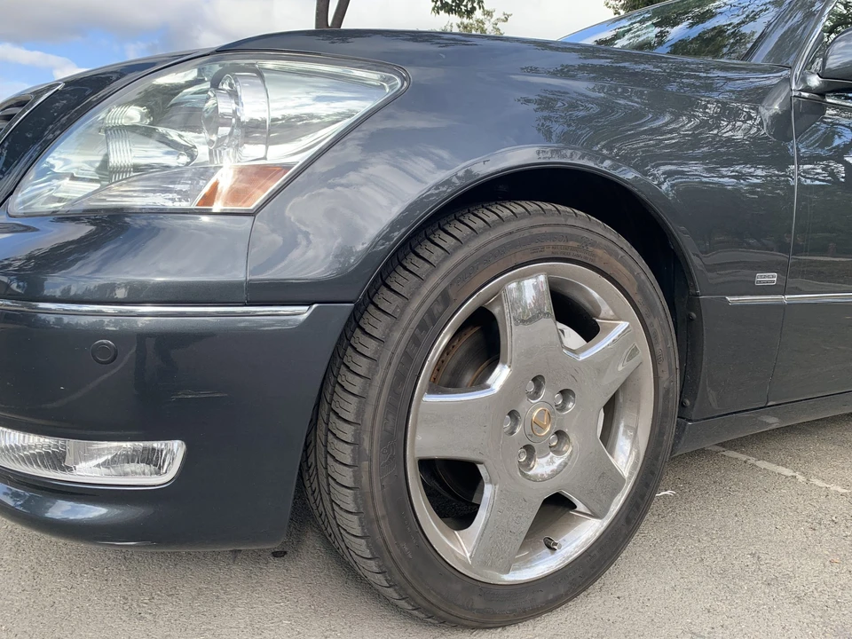 2004 Lexus LS 3rd Gen - Image 25 of 31