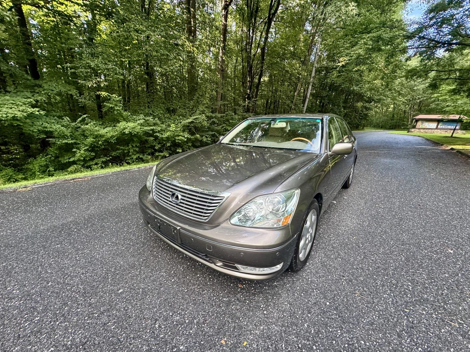 2004 Lexus LS 3rd Gen - Image 5 of 31