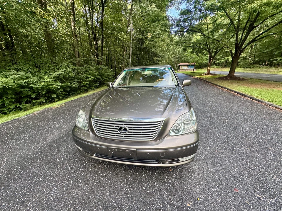 2004 Lexus LS 3rd Gen - Image 7 of 31