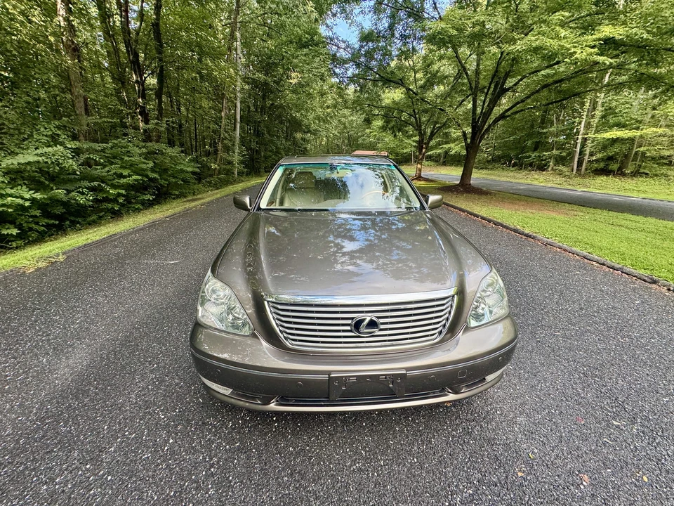 2004 Lexus LS 3rd Gen - Image 8 of 31