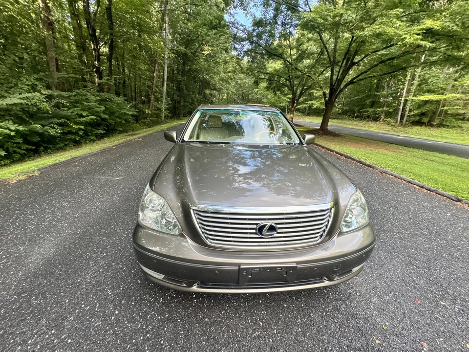 2004 Lexus LS 3rd Gen - Image 10 of 31