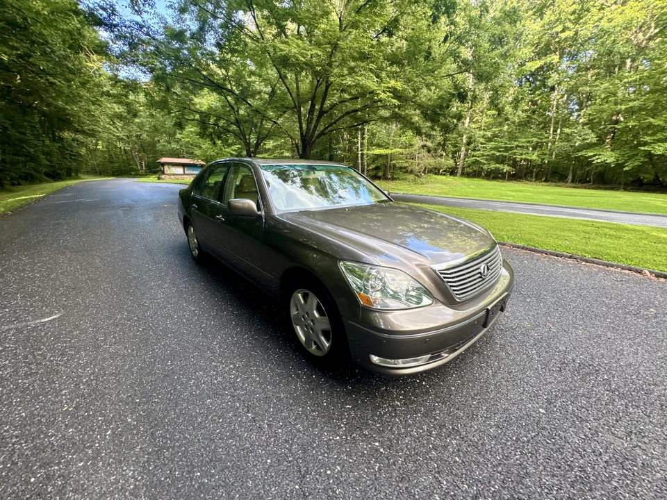 2004 Lexus LS 3rd Gen - Image 14 of 31
