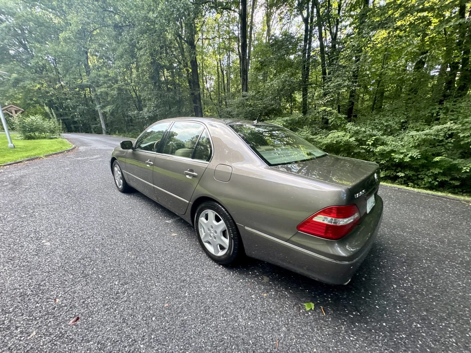 2004 Lexus LS 3rd Gen - Image 30 of 31