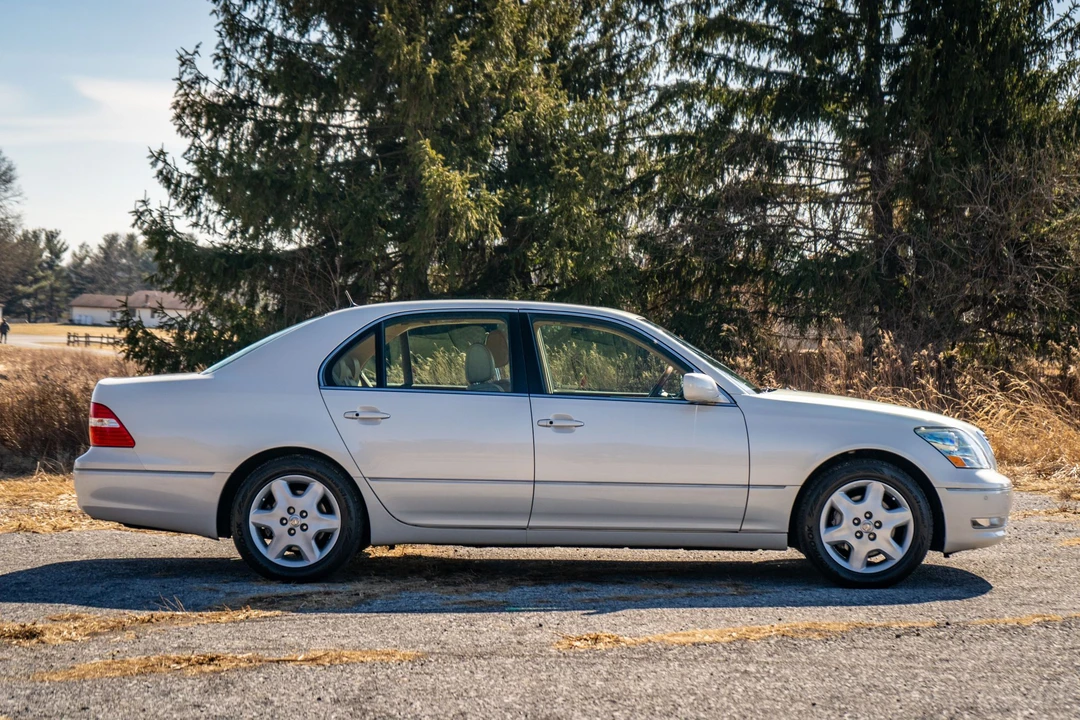2004 Lexus LS 3rd Gen - Image 27 of 31