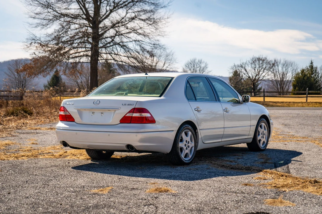 2004 Lexus LS 3rd Gen - Image 24 of 31
