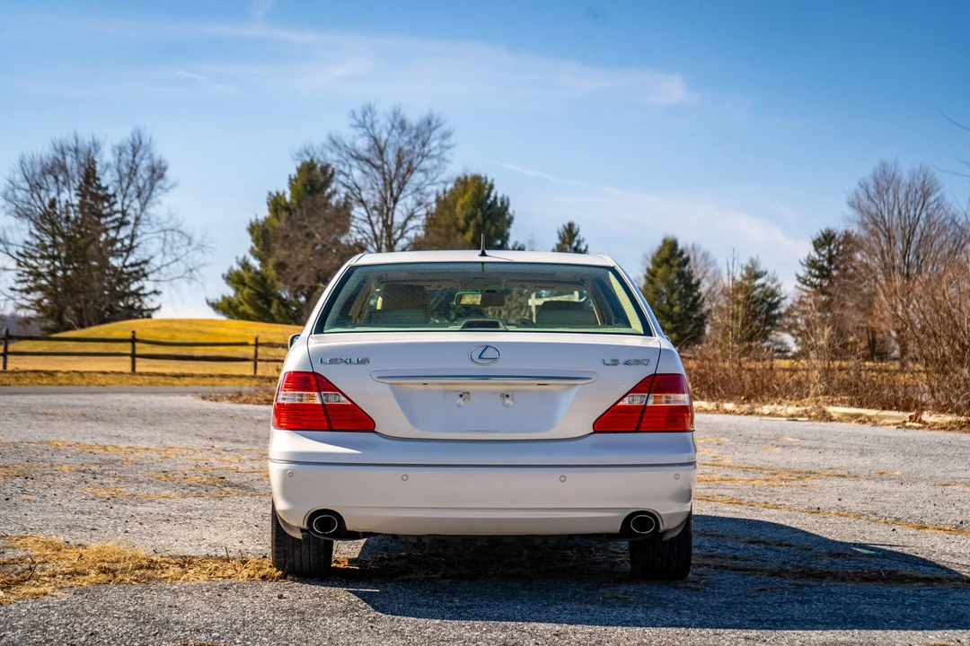 2004 Lexus LS 3rd Gen - Image 15 of 31