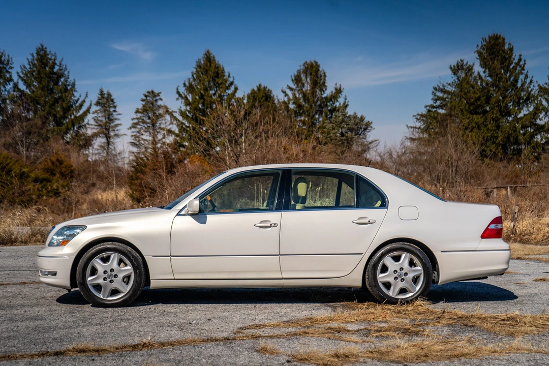 2004 Lexus LS 3rd Gen - Image 10 of 31