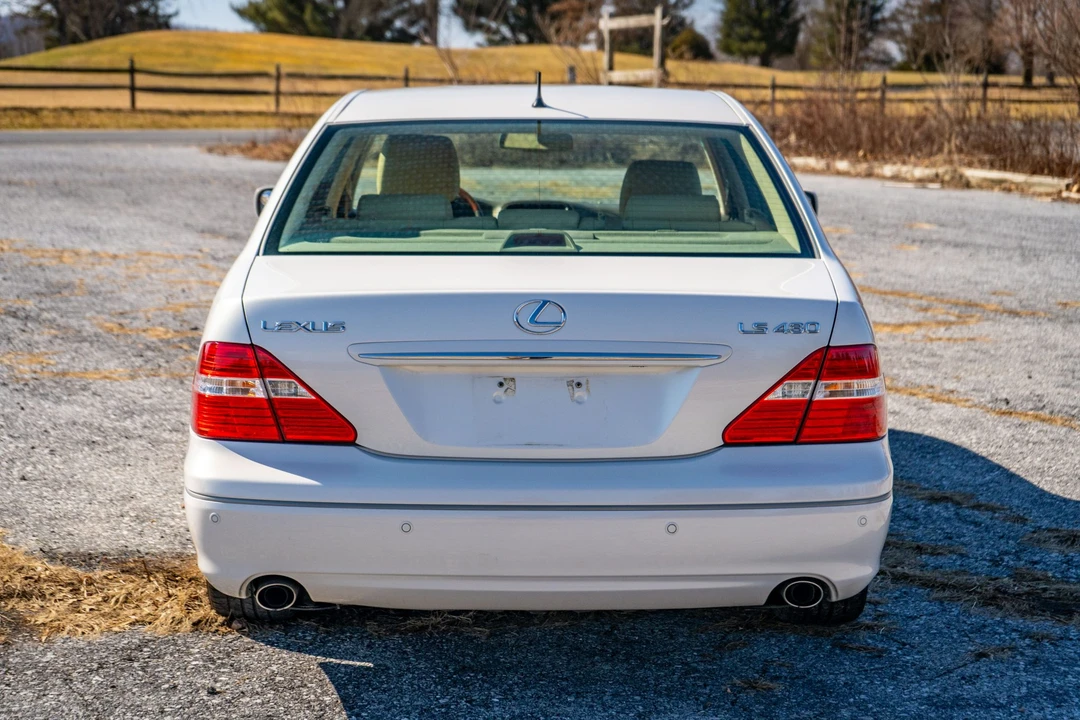 2004 Lexus LS 3rd Gen - Image 20 of 31