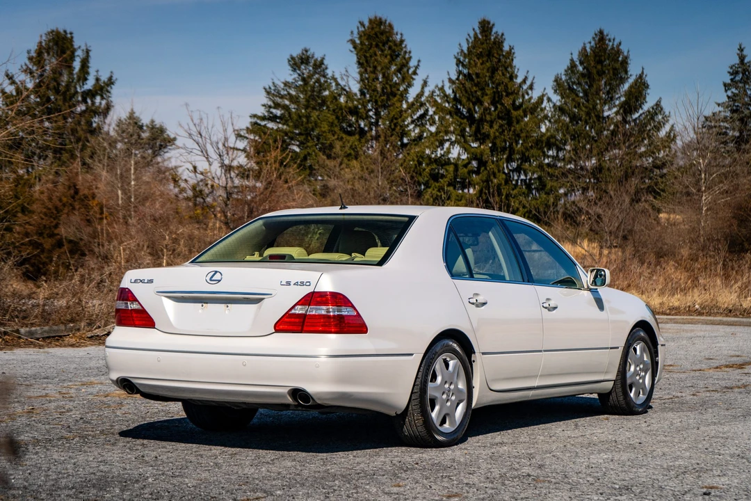 2004 Lexus LS 3rd Gen - Image 22 of 31