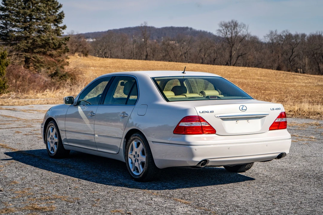 2004 Lexus LS 3rd Gen - Image 14 of 31