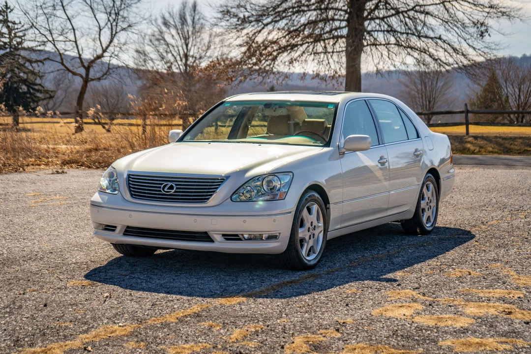 2004 Lexus LS 3rd Gen - Image 5 of 31