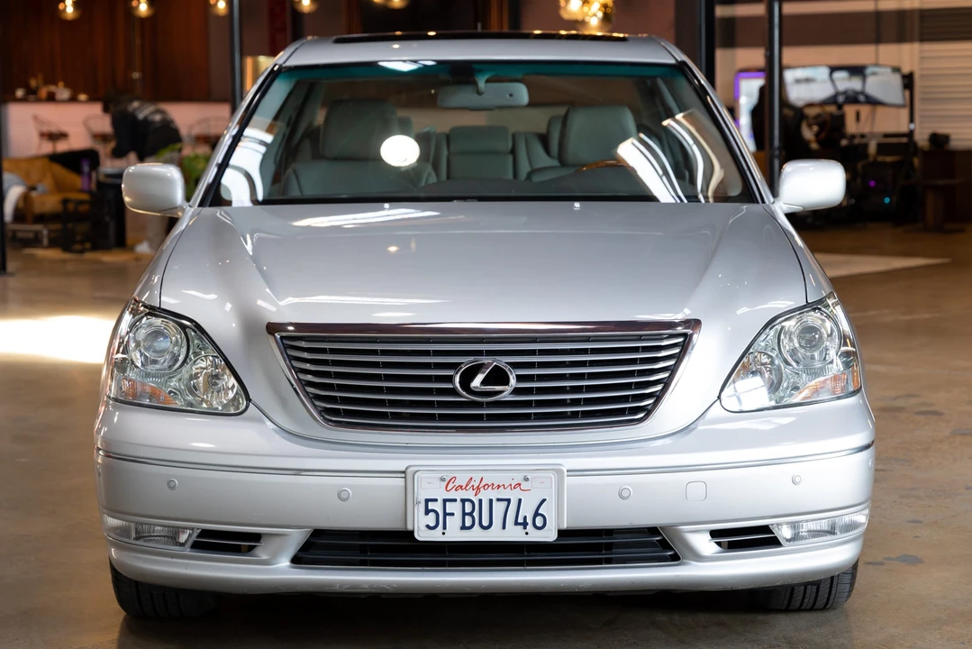 2004 Lexus LS 3rd Gen - Image 10 of 31