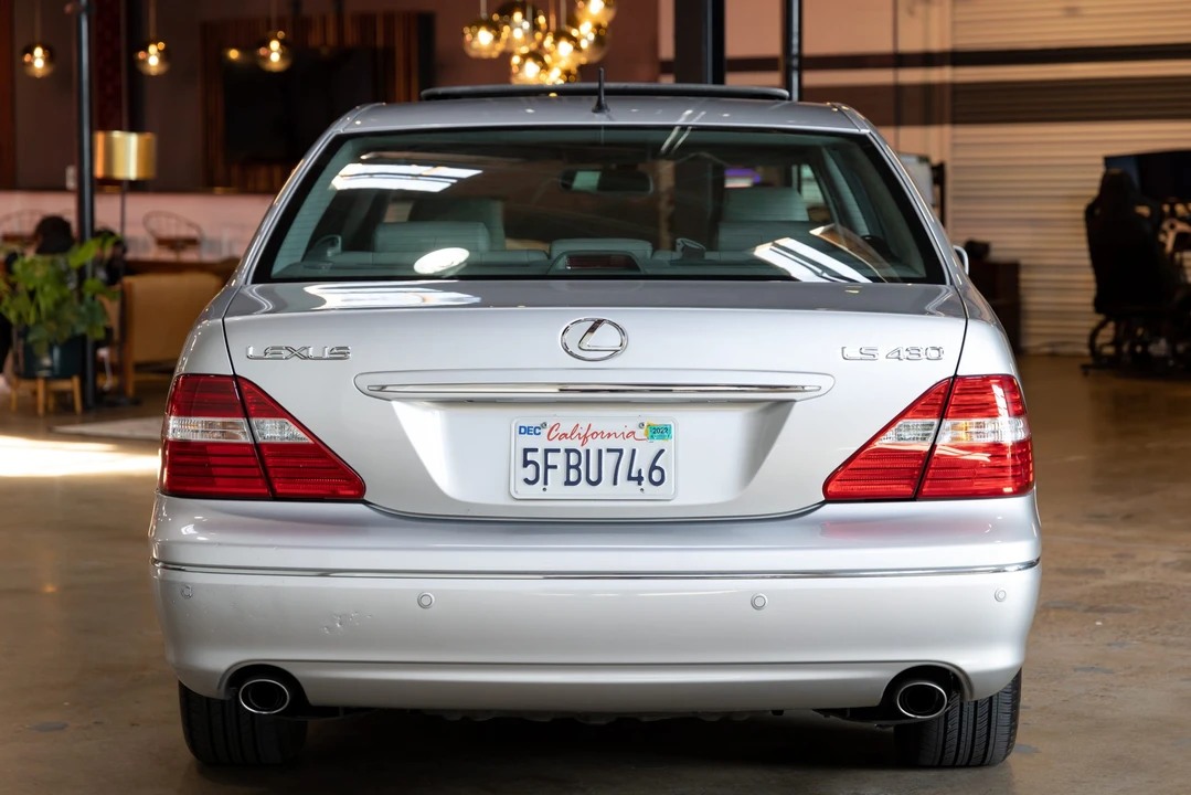 2004 Lexus LS 3rd Gen - Image 27 of 31
