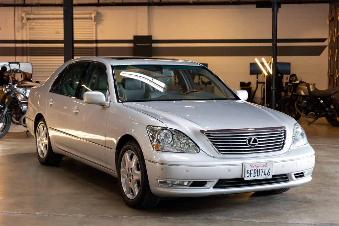 2004 Lexus LS 3rd Gen - Image 5 of 31