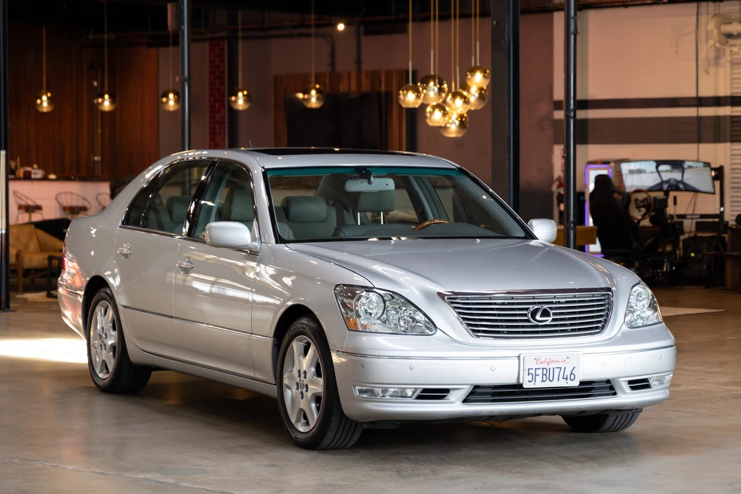 2004 Lexus LS 3rd Gen - Image 4 of 31