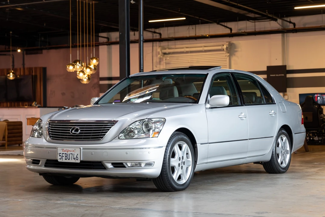 2004 Lexus LS 3rd Gen - Image 17 of 31