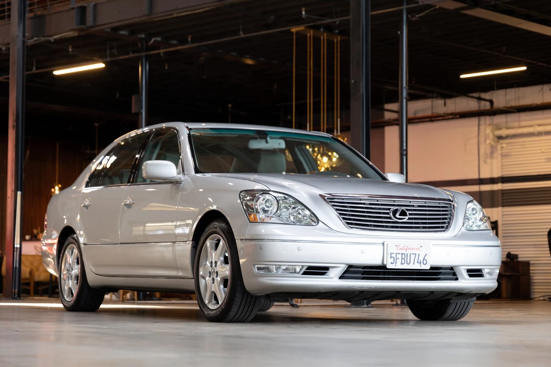 2004 Lexus LS 3rd Gen - Image 7 of 31