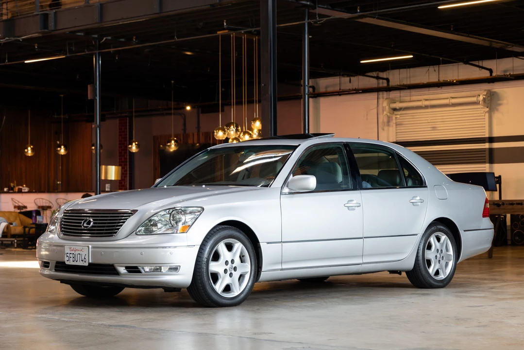2004 Lexus LS 3rd Gen - Image 18 of 31