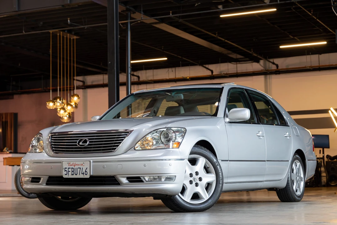 2004 Lexus LS 3rd Gen - Image 15 of 31