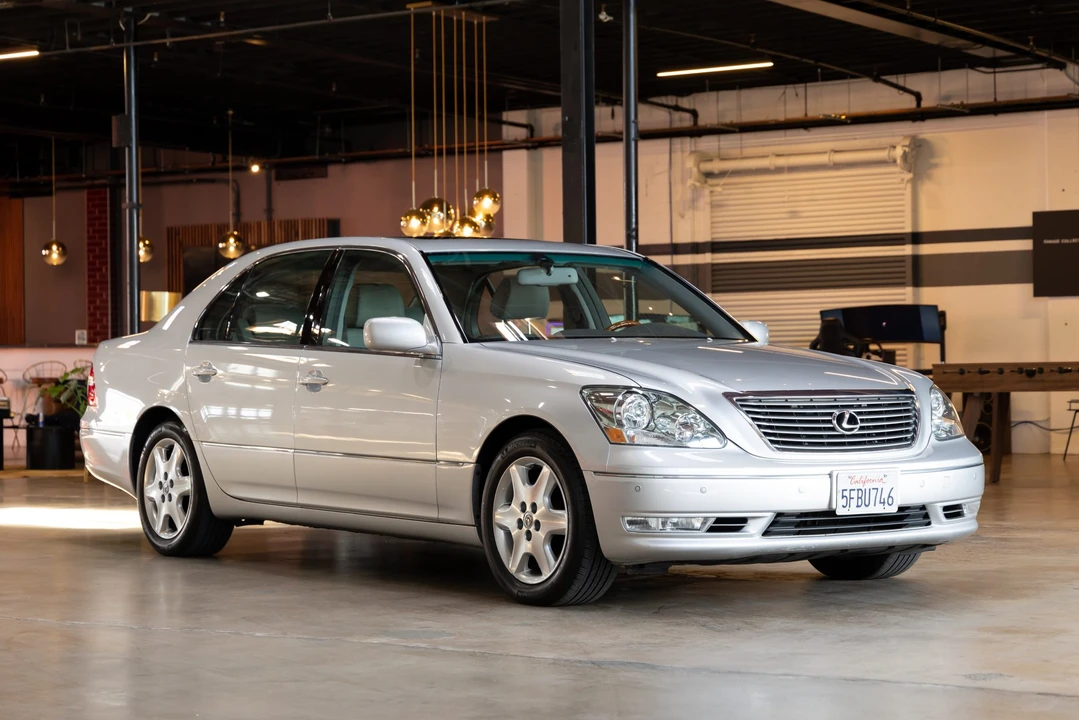 2004 Lexus LS 3rd Gen - Image 2 of 31
