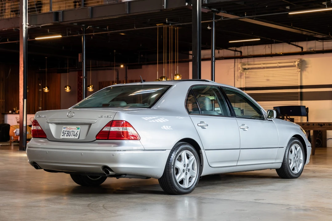 2004 Lexus LS 3rd Gen - Image 31 of 31