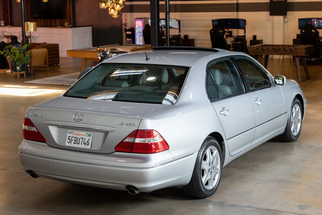 2004 Lexus LS 3rd Gen - Image 29 of 31