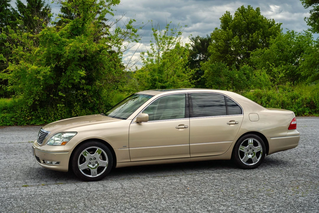 2004 Lexus LS 3rd Gen - Image 11 of 31