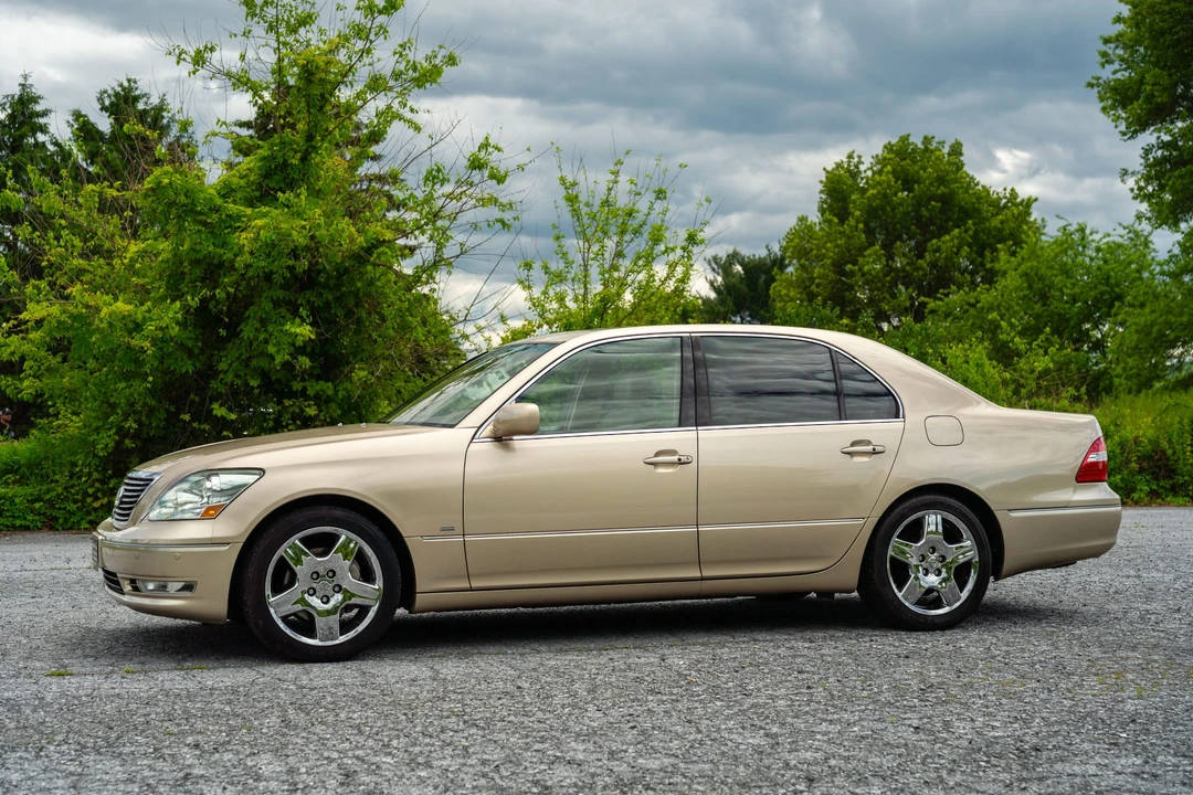 2004 Lexus LS 3rd Gen - Image 12 of 31