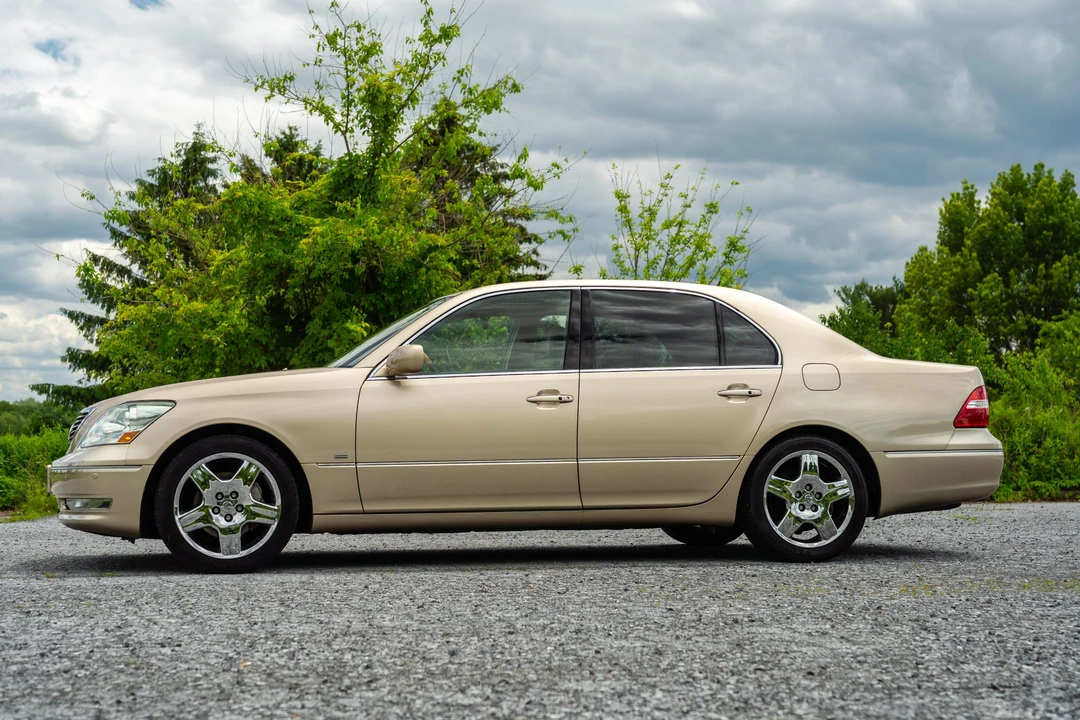 2004 Lexus LS 3rd Gen - Image 14 of 31