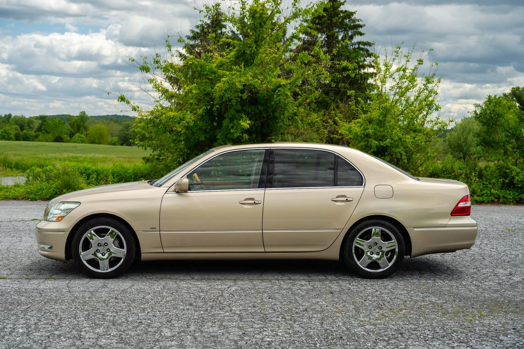 2004 Lexus LS 3rd Gen - Image 15 of 31