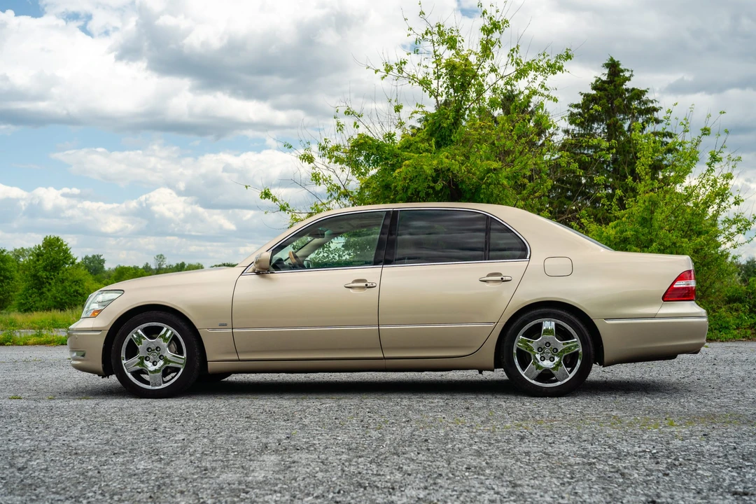2004 Lexus LS 3rd Gen - Image 18 of 31